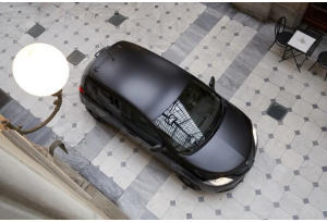 Lancia Ypsilon Black and Noir: serie speciale glamour