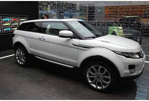 Range Rover Evoque: arte e motori al Design Week di Milano