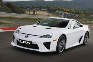 Nuova Lexus LFA: tecnologia spaziale