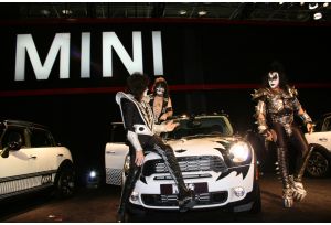 Mini Kiss: dallAmerica con furore