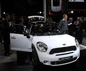 Salone di Ginevra 2010: Mini presenta la Countryman e sposa liPhone