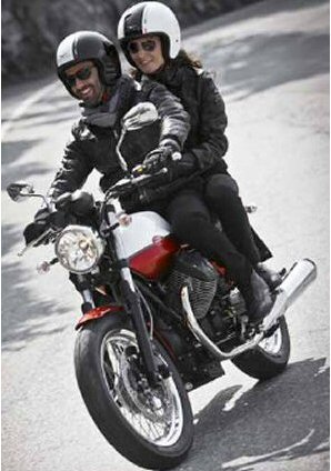 Moto Guzzi V7, pi potenza e carattere per la bestseller del marchio