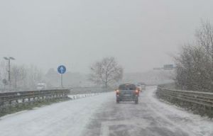 Giornata di neve su tutto il Paese