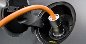 Auto elettriche: ricarica ultra veloce