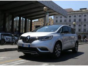 Nuovo Renault Espace arriva sulle strade
