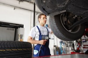 Auto: cresce la spesa per la manutenzione