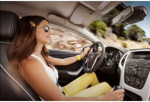 Opel Astra GTC: nuovi dati e immagini inedite della sportiva tedesca