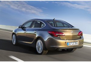 Opel Astra Sedan, ora la gamma  completa