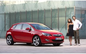 Opel Astra, la produzione si sposta nel Regno Unito e in Polonia