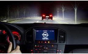 LOpel presenta i fari a matrice di led