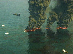 Golfo del Messico: in fiamme un�altra piattaforma petrolifera