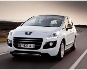 Peugeot 3008 Hybrid4: il listino parte da 35.000 euro