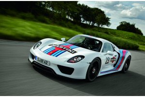 Porsche 918 Spyder, livrea martini e test finali