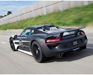 Porsche 918 Spyder, sorprendente in pista 