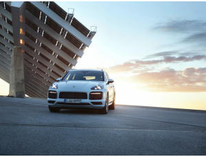 Porsche Cayenne: arriva la versione E-Hybrid