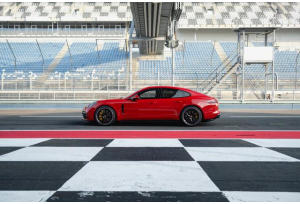 Porsche Panamera: sportività estrema con le nuove versioni GTS