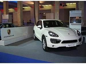 Porsche Cayenne Hybrid, il test drive di Automania