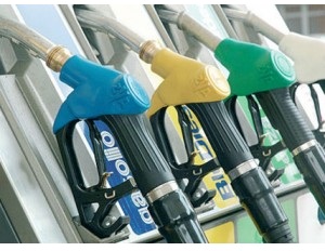 Prezzi benzina: aumento record nel 2012