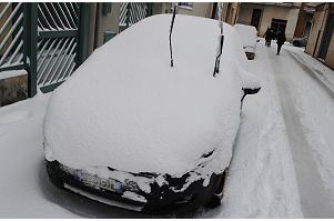 In caso di neve e ghiaccio perch alzare i tergicristalli?