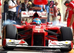 Circuito di Catalunya: pole per la McLaren di Lewis Hamilton