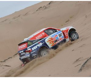 Rally Dakar 9^ tappa: vince Sainz per le auto e Street su Yamaha per le moto