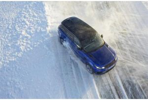 Range Rover Sport SVR: regina sul ghiaccio
