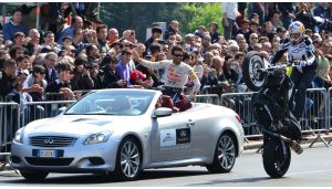 Mark Webber in scena a Torino per uno show Red Bull