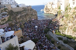 Red_Bull_Cliff_Diving_Polignano