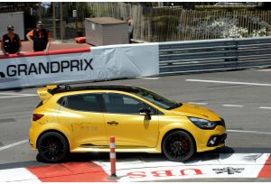 Renault Clio R.S.16: la concept celebra i 40 anni di Renault Sport