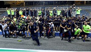 Riparte la F1 nel GP del Bahrain vittoria di Max Verstappen