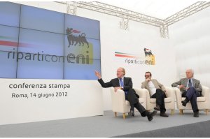 Benzina a basso costo: nel weekend si pu con Eni