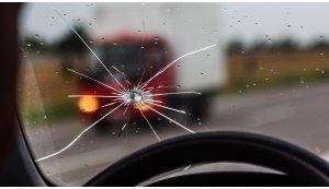 Sostituzione parabrezza dell�auto, fasi e tempistiche