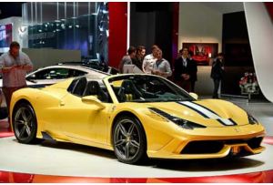 Supercar italiane uniche a Parigi