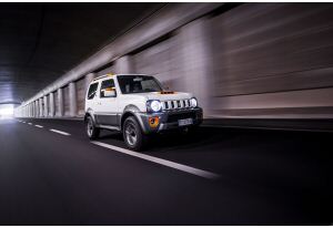 Suzuki Jimny Street: limited edition dallo spirito urbano