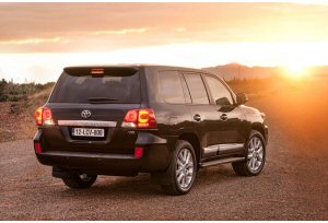 Toyota Land Cruiser V8 2012: in concessionaria a partire da 80.000 euro