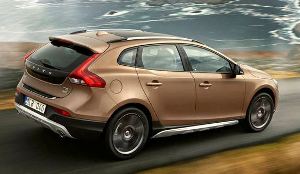 Volvo V40 Cross Country pronta per Parigi