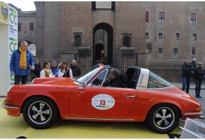 Alla corte degli Estensi macchine storiche in passerella