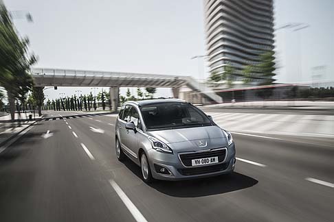 Peugeot 5008 2013