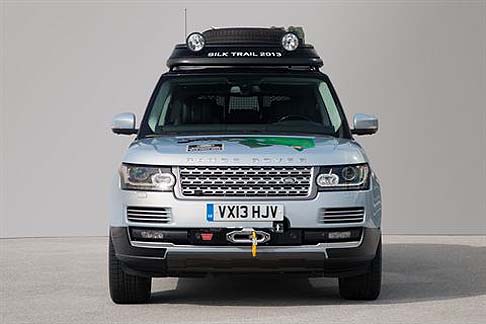 Land Rover - Nuova Range Rover in versione ibrida frontale