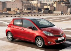 city car Yaris 2012