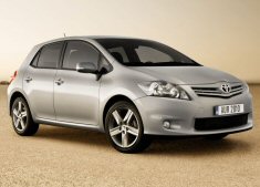 city car Auris 2010