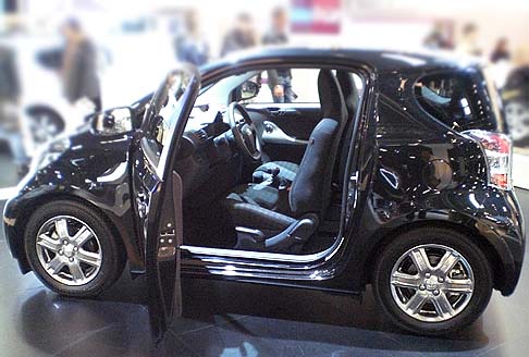 Toyota iQ