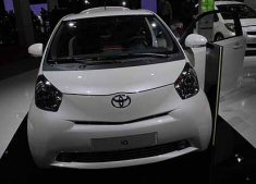 city car iQ 2011