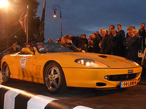 Ferrari - Tributo Ferrari per le Mille Miglia con la presenza di Montezemolo a salutare le rosse