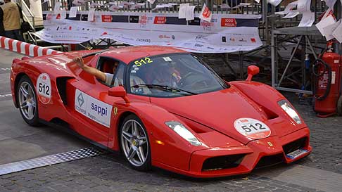 Mille Miglia continua la corsa - Ferrari Enzo del 2003 duo Italiano Fabris Gian Franco e Toniutti Nello in paserella a Roma per le Mille Miglia 2015