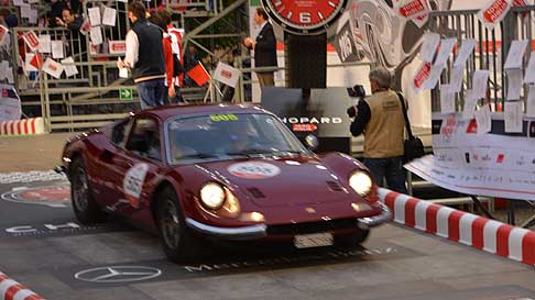 Mille Miglia continua la corsa - Ferrari Dino 246 GT del 1973 in paserella a Roma per le Mille Miglia 2015