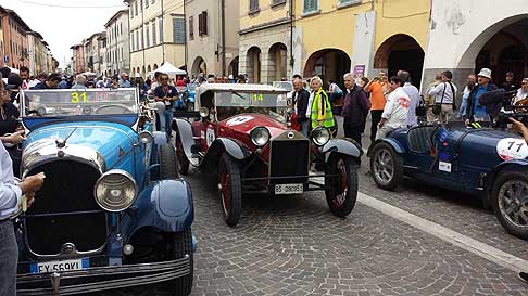 Frecci Rossa 2015 - Cascina: Chrysler 72 (31), Lancia Lambda Spider V Serie (14) e la Bugatt T 35A (11) alle Mille Miglia 2015