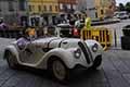 BMW 328 del 1938 con il pilota italiano Nicola CALDANI e codriver austiaco Bjorn NICOLAISEN alle 1000 Miglia 2021, passaggio a Reggio Emilia in gara con il numero 99