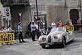 Jaguar XK 120 OTS Roadser Alloy del 1949 con il duo tedesco Stefan RYBCZYNSKI e Sabrina RYBCZYNSKI alle Mille Miglia 2021, passaggio in Via Emilia a Reggio Emilia con il numero di gara 147