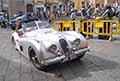 Jaguar XK 120 OTS Roadster del 1951 con il duo italiano Stefano VARIA e Andrea BIONDETTI alle Mille Miglia 2021, slilata a Reggio Emilia con il numero di gara 187